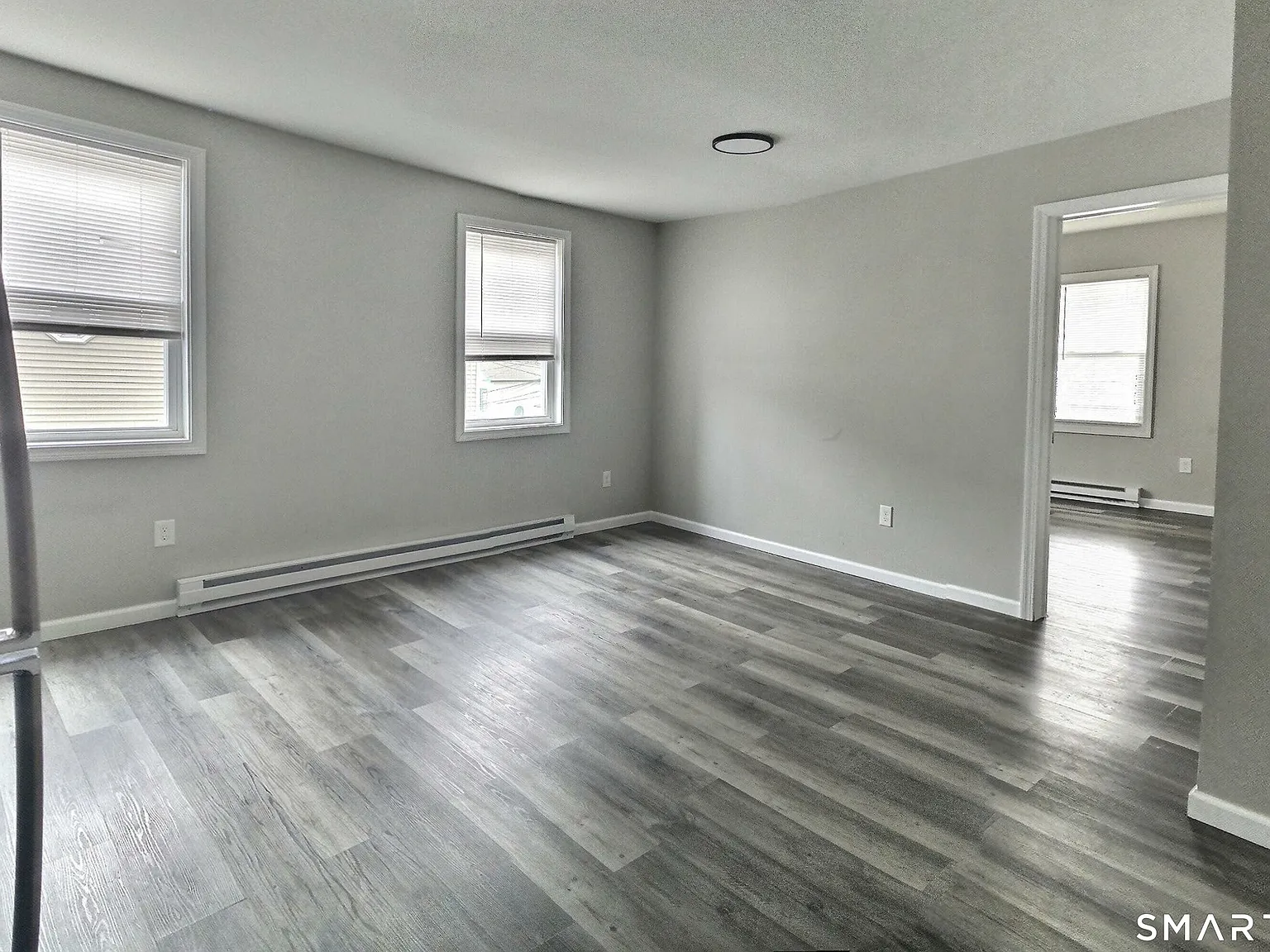 2 bed, 1.0 bath, 3672 sqft, $1,600 — Photo 3
