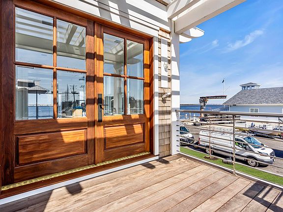 2nd image of 80 Bay Rd