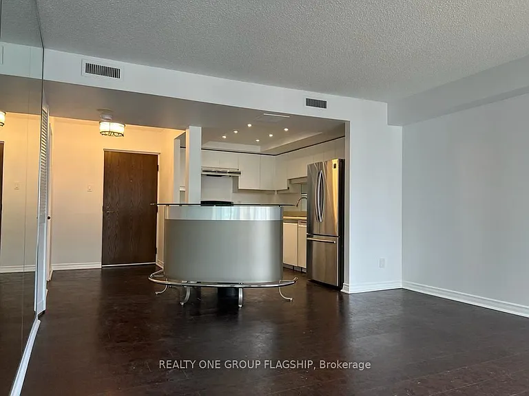 65 Harbour Sq S #2007 — Photo 6