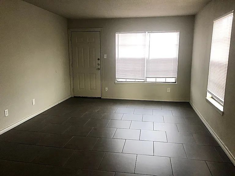 6090 Alpine Cir #5 — Photo 5