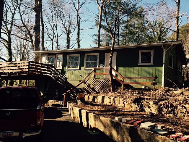 1st image of 1221 E Lakeshore Dr