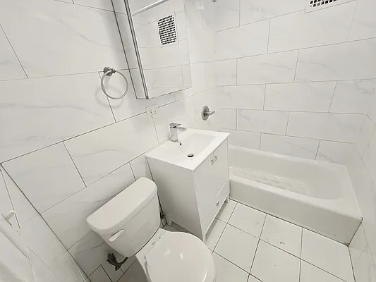 Rented by Voro Purple LLC | media 1