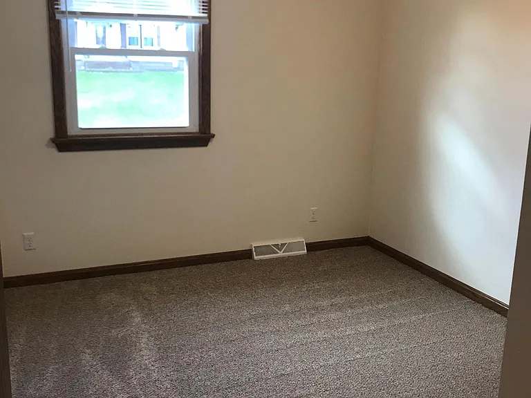 1472 Nicholson St — Photo 6