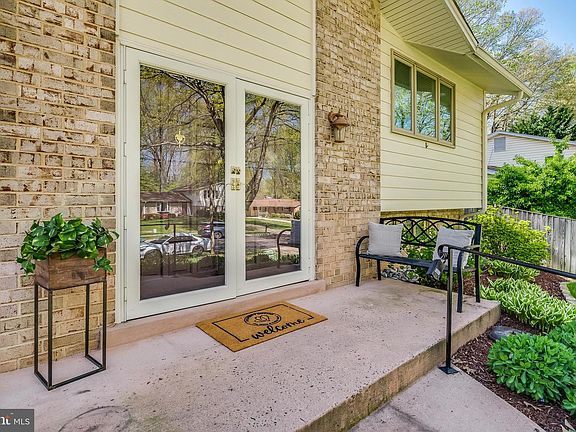 4th image of 4944 Gainsborough Dr