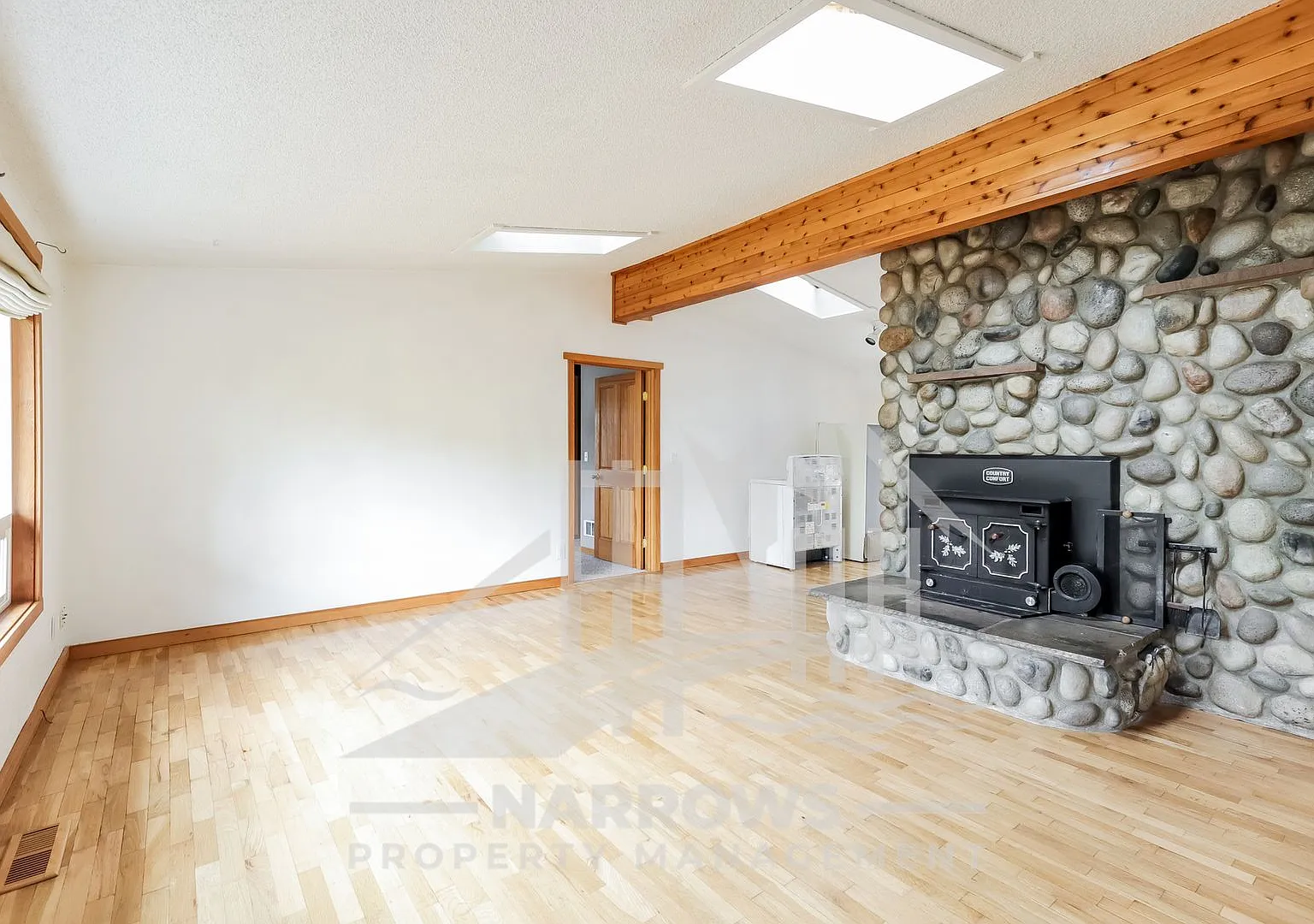 Spacious 3-Bedroom Federal Way Home with Wood-Burning Fireplace & Ample Parking — Photo 3