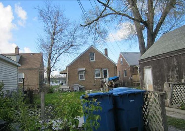 2nd image of 100 E 150th St