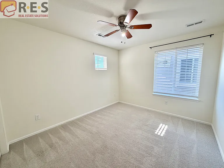 15028 Munich Ave — Photo 6