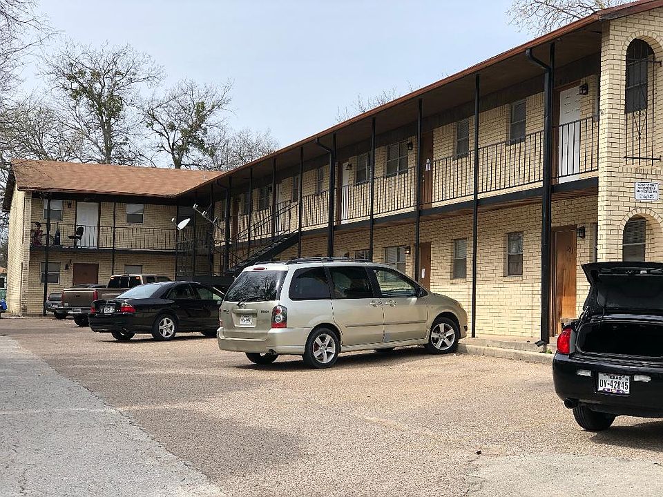 1st image of 703 N Gilmer St APT 204