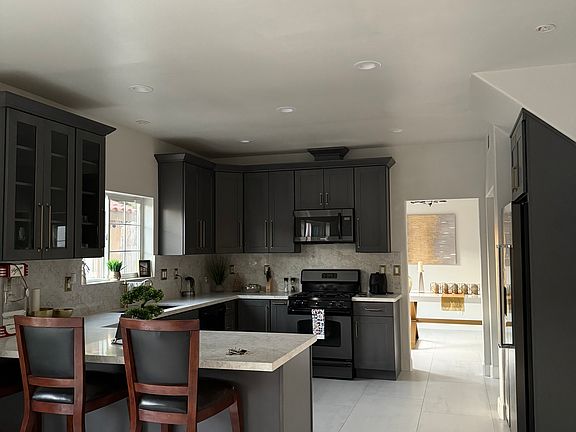 4th image of 745 N Harbor Blvd