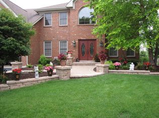 3643 Monarch Cir, Naperville, IL 60564