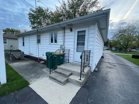 5th image of 1216 N William St