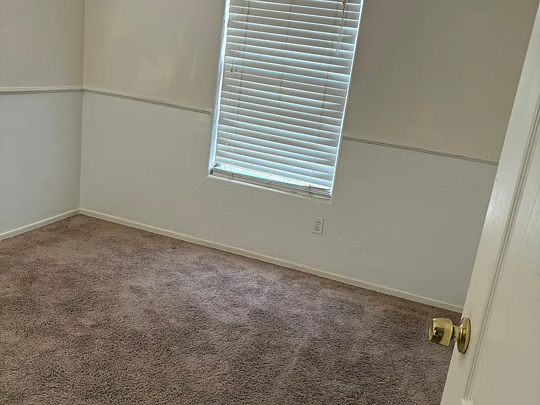 40477 W Helen Ct — Photo 12
