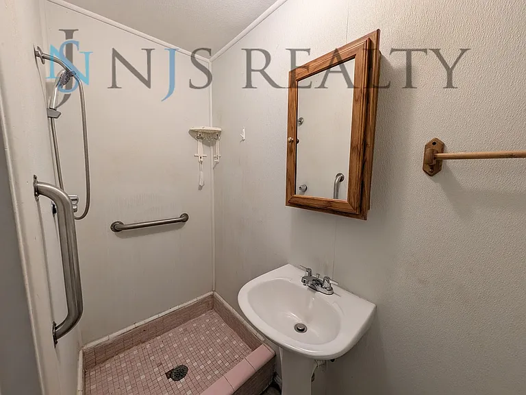 7024 Rockwood Dr — Photo 14