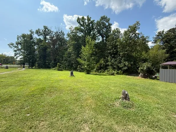 8096 Old Route 13 Hwy, Marion, IL 62959