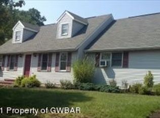 22 Dogwood Dr, Wilkes Barre, PA 18702