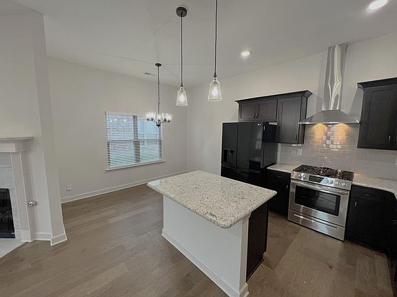 5th image of 8344 Curtis Landing Dr