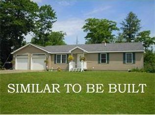 8 Pine Grove Ln, Etna, ME 04434