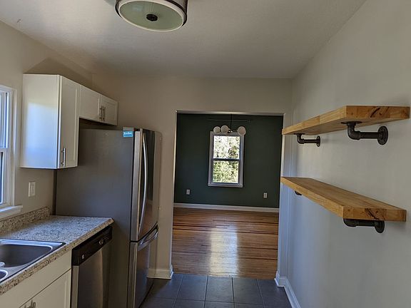 5th image of 172 Lynda Cir