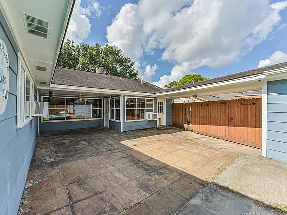 2nd image of 16511 Clearcrest Dr
