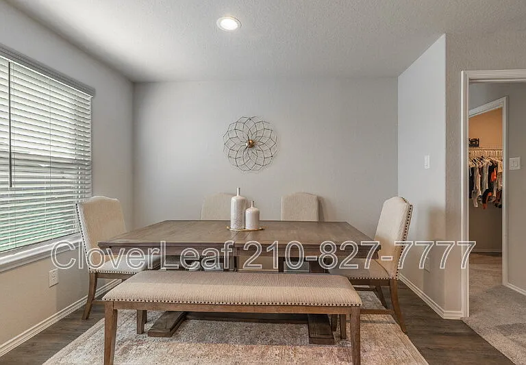 227 Stevens Smt — Photo 2