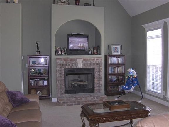 2nd image of 209 James Matthew Ln