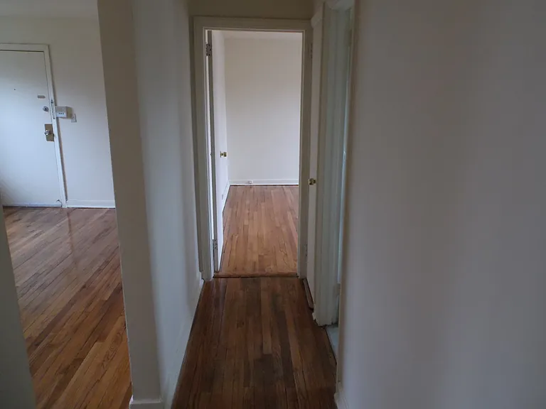 Bruxton Apartments — Photo 6