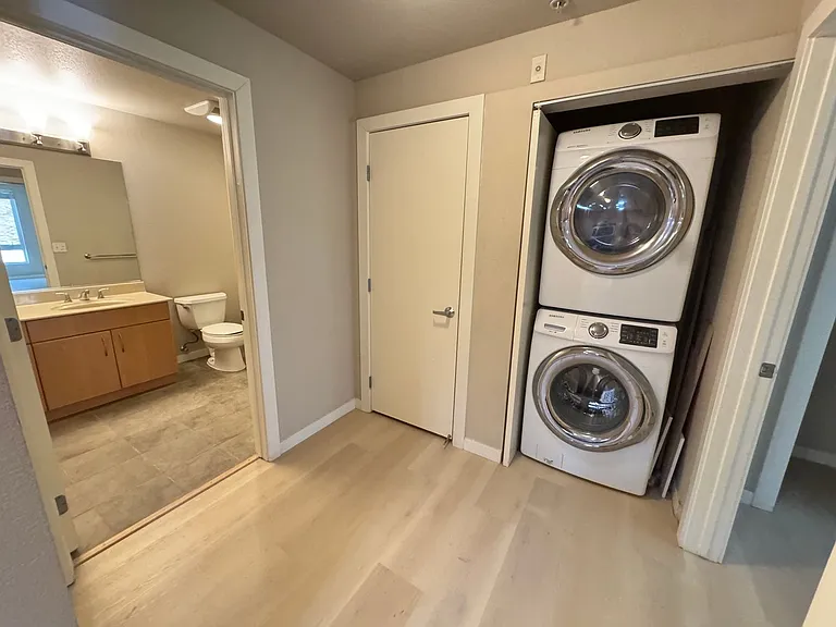 1511 Jefferson St #218 — Photo 8