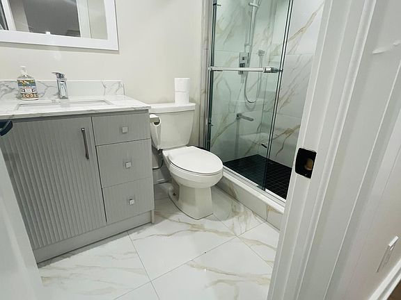 5th image of 28 Fishlock St