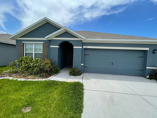 720 Kindred Ln Photo 1