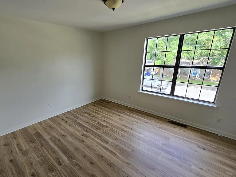 1204 S 1st St #5 — Photo 7