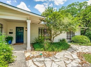 601 Morningside Dr, Terrell Hills, TX 78209