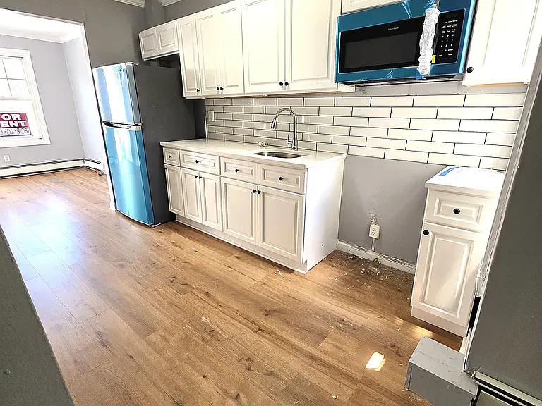 626 Eisenbrown St — Photo 5