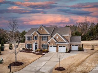9900 Silverling Dr, Waxhaw, NC 28173