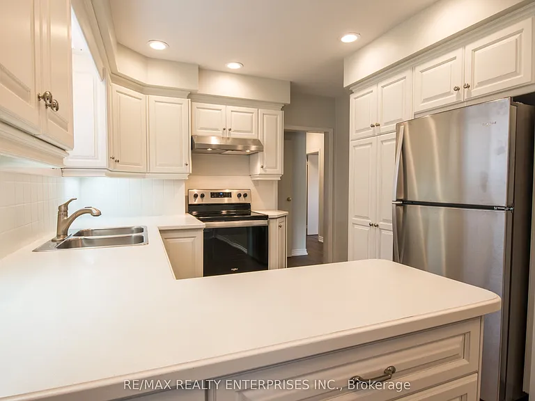 8 Weber Dr — Photo 14