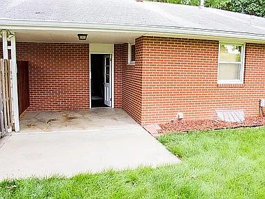 3rd image of 165 Wedgewood Dr