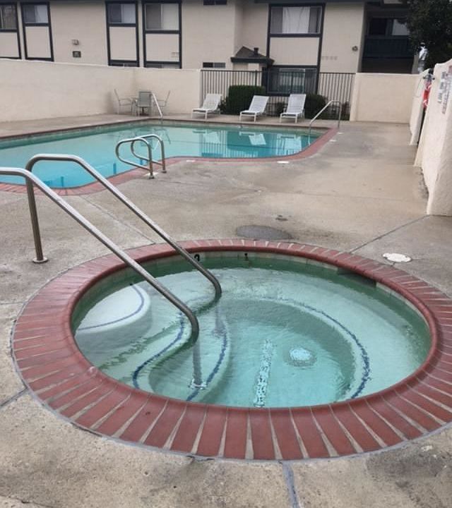2nd image of 1941 N H St APT 86