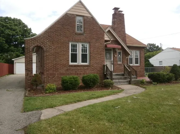 211 E Woodlawn Ave, Danville, IL 61832