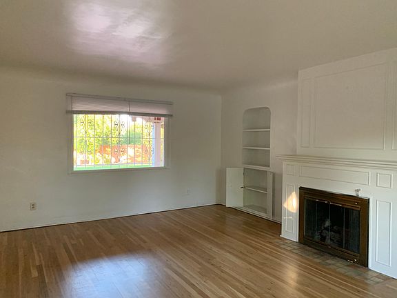 5th image of 912 Grandview Dr SE