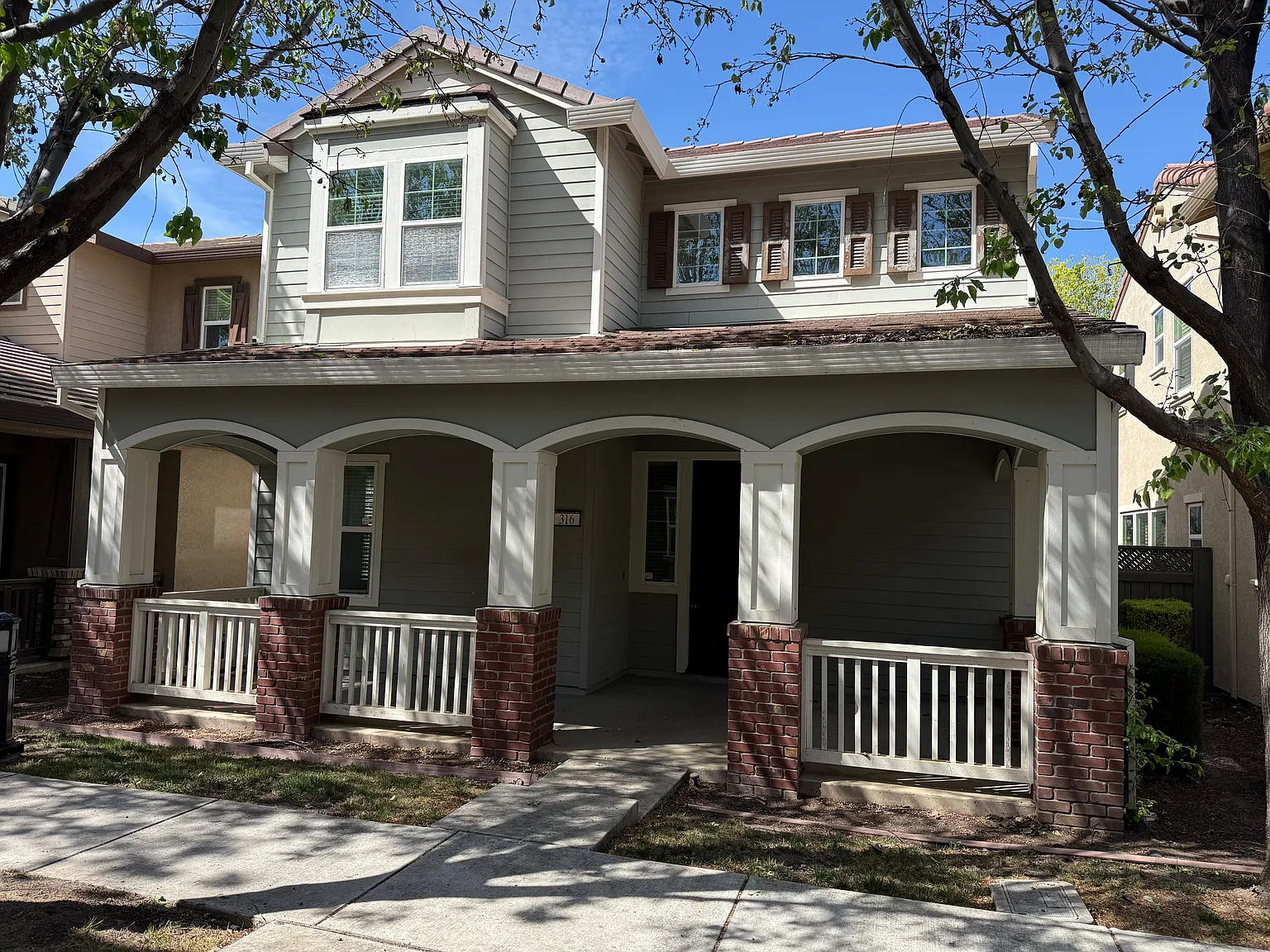 316 W Abbey Ln photo 1