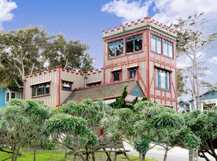 106 7th St, Pacific Grove, CA 93950