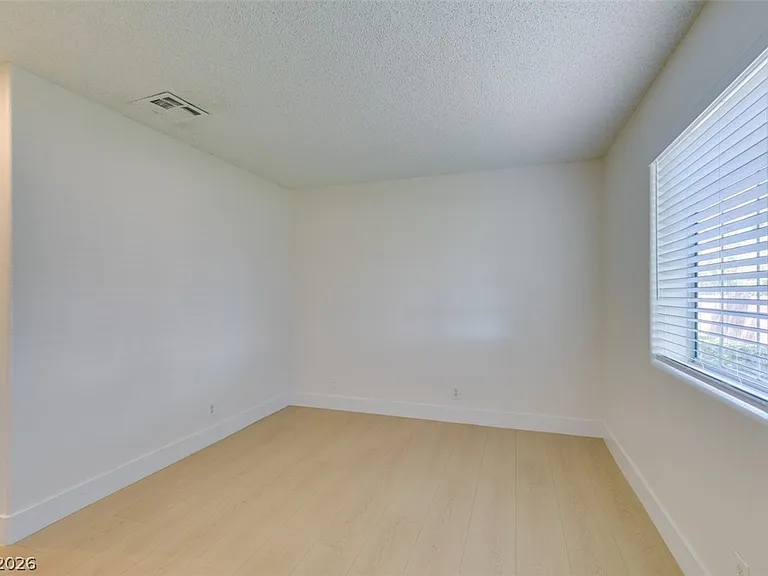 1800 Edmond St #124 — Photo 59