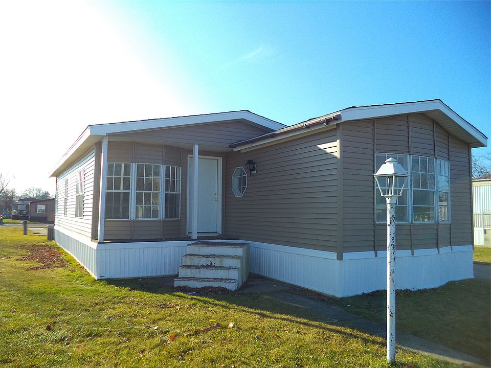 Street view w/ driveway