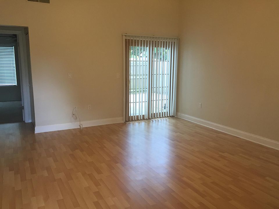 1st image of 2700 Cedarbrooke Dr