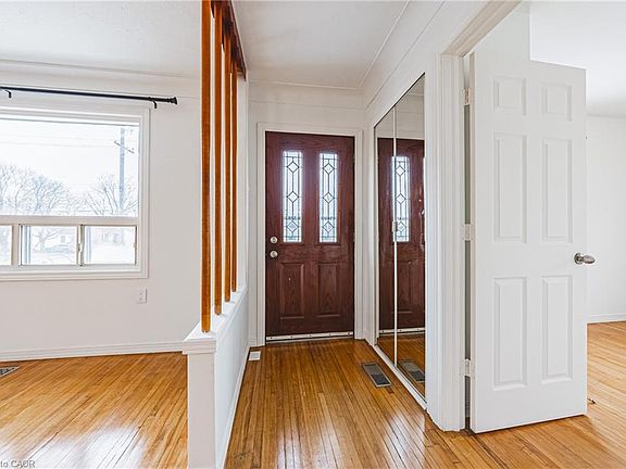 4th image of 1124 Dunsmure Rd