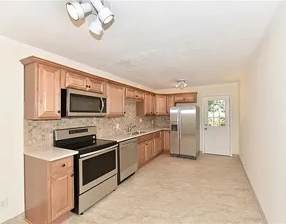 1396 E Rock Springs Cir NE — Photo 5