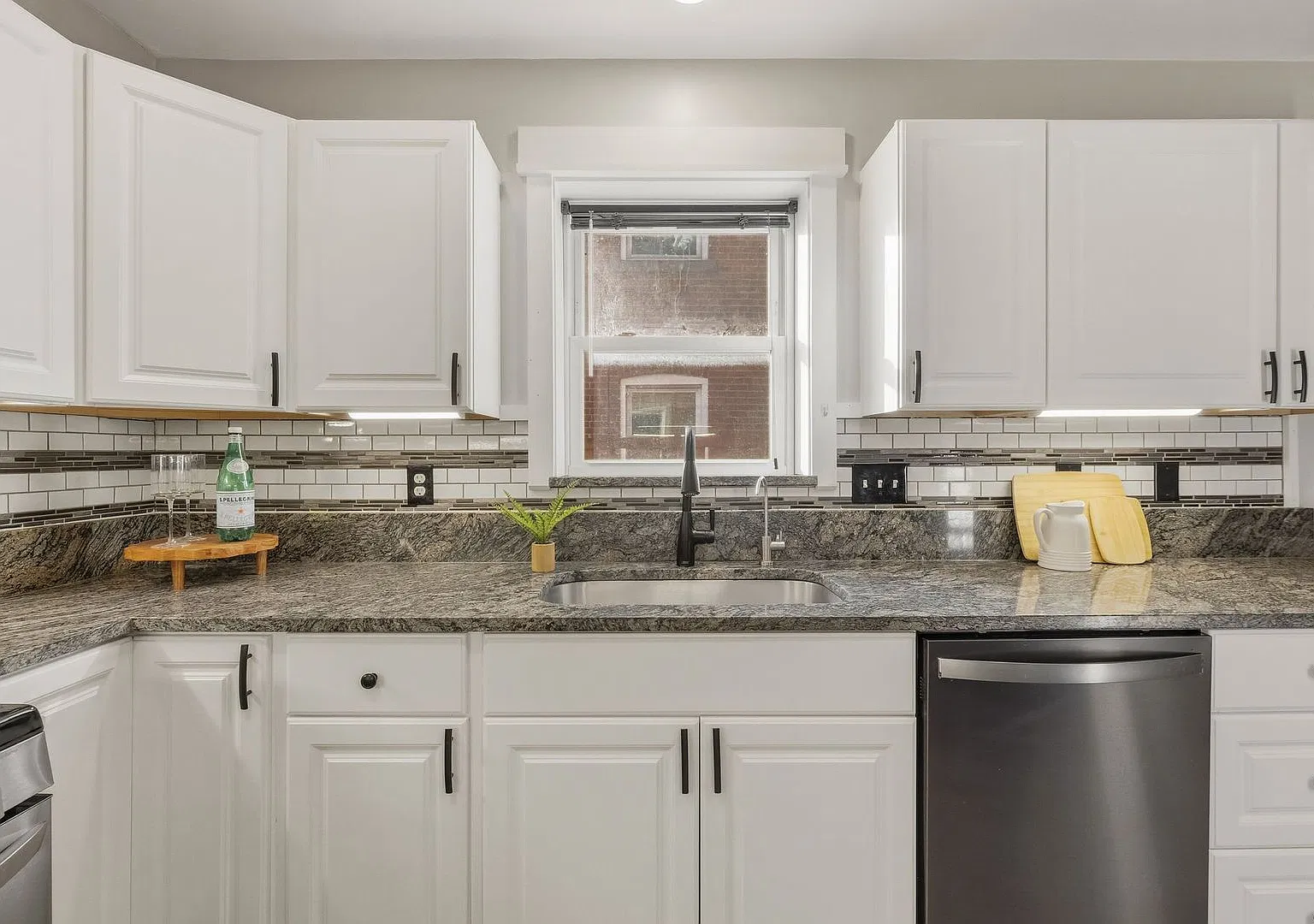 2 Bedroom 2.5 Bathroom Single Family Home (Lawrenceville) — Photo 4