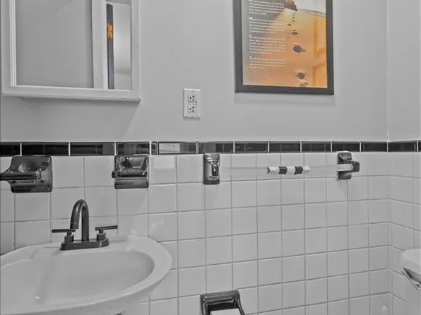 1927 Batchelder Street image 7 of 12