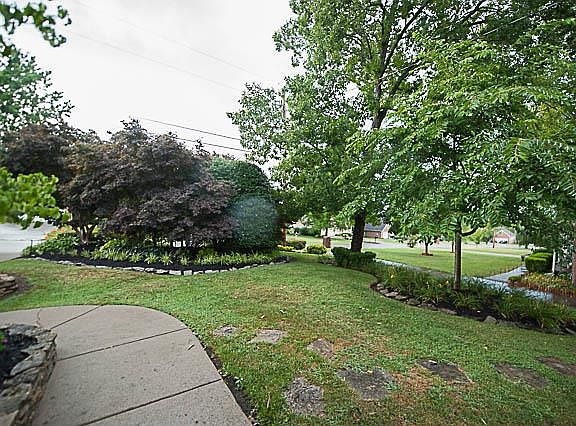 5th image of 109 Saint Martins Ln