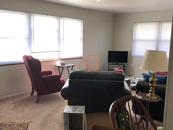 5th image of 5414 N Knoxville Ave