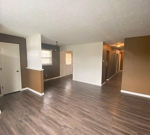 2nd image of 1242 Centre Pkwy